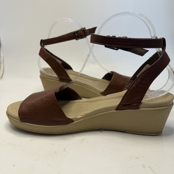 Crocs Womens Leigh Ann Sandal Size 8 Brown Leather Wedge Heel Ankle Strap Casual - Picture 7 of 13